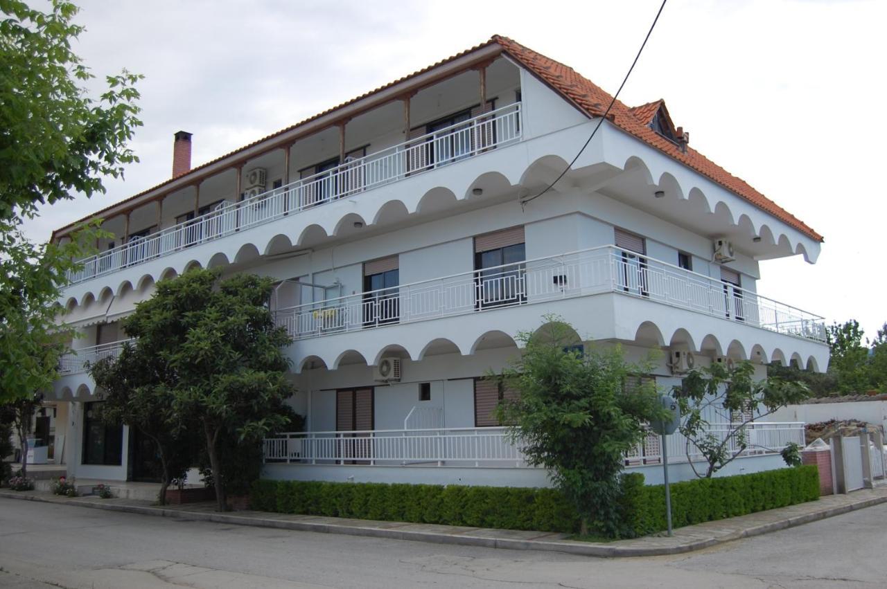 Giorgos Apartments Square Nea Vrasna Exterior photo